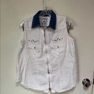 White Sleeveless Shirt with Denim Collar